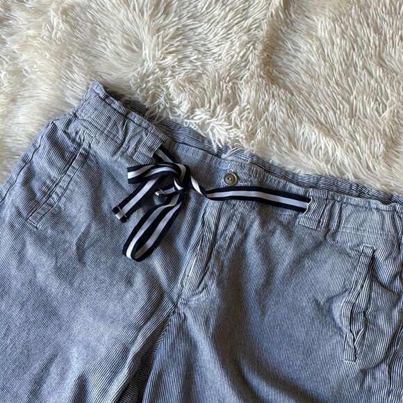 Sag Harbor Stretch Blue & White Bermuda Shorts Size 18 - Picture 2 of 4